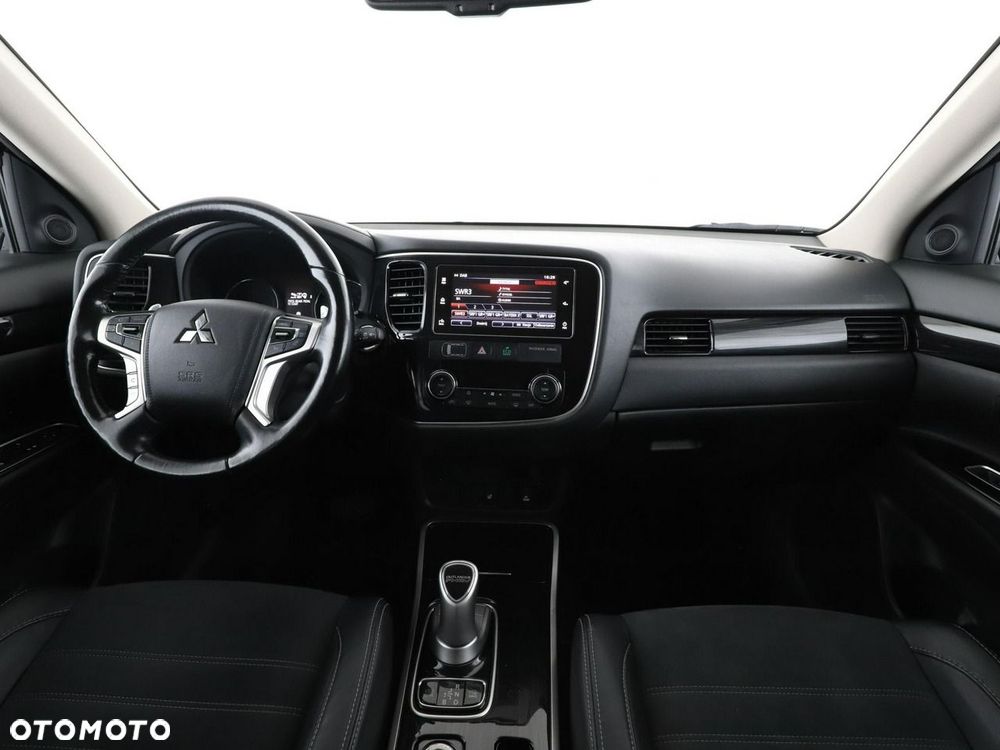 Mitsubishi Outlander Intense + - 17
