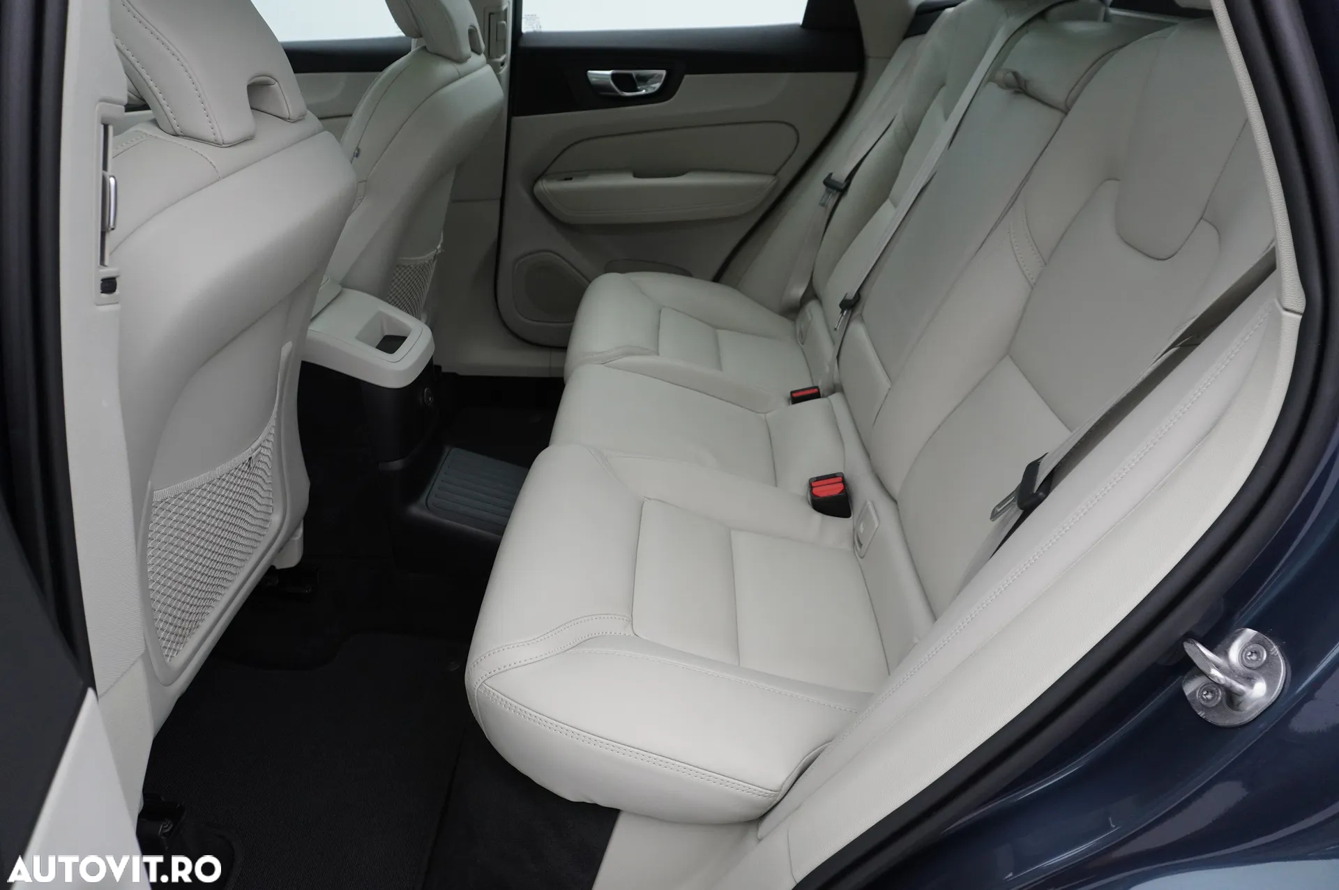 Volvo XC 60 Recharge T8 Twin Engine eAWD Inscription - 10