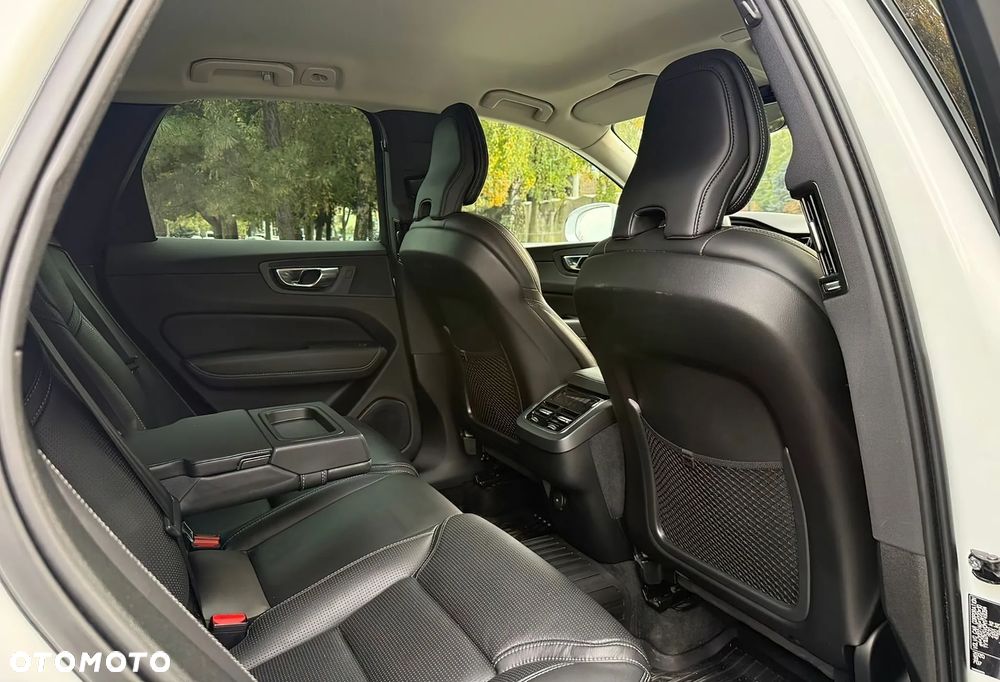 Volvo XC 60 B4 D AWD Geartronic Inscription - 13