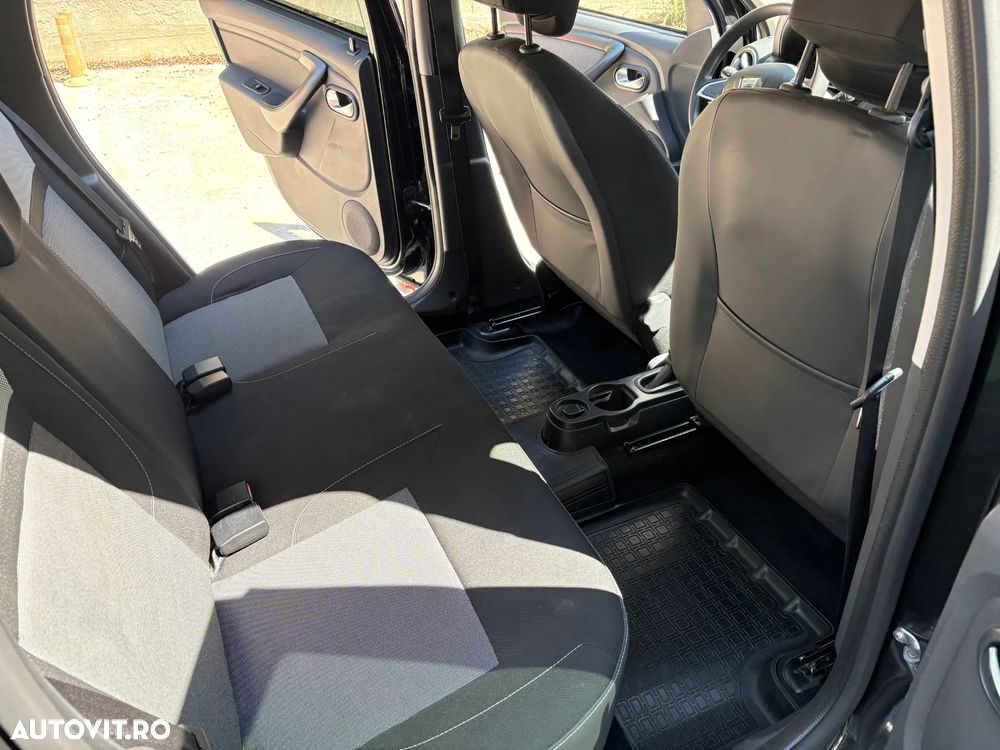 Dacia Duster 1.6 4x4 Laureate - 8