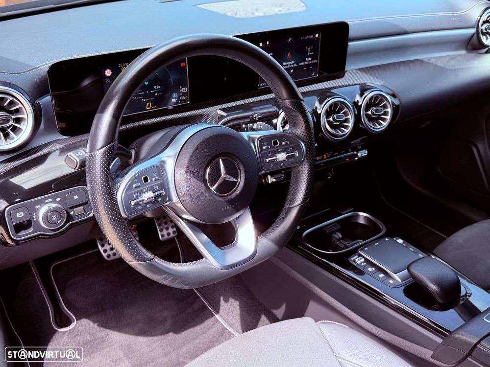 Mercedes-Benz A 250 e 8G-DCT AMG Line - 13