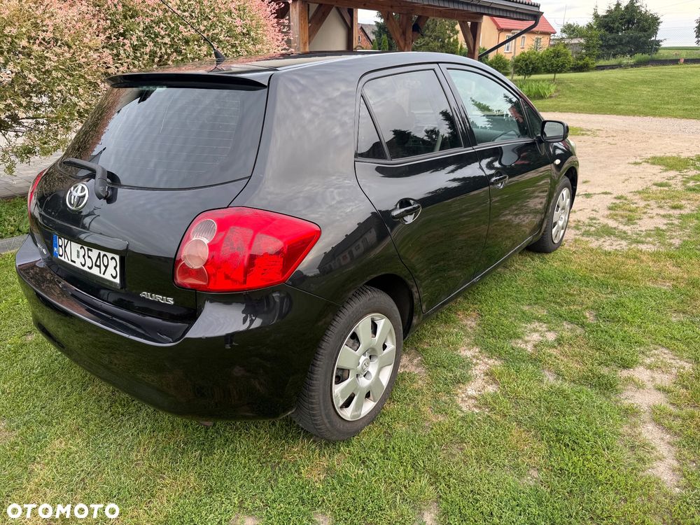 Toyota Auris 1.6 VVT-i Sol - 2