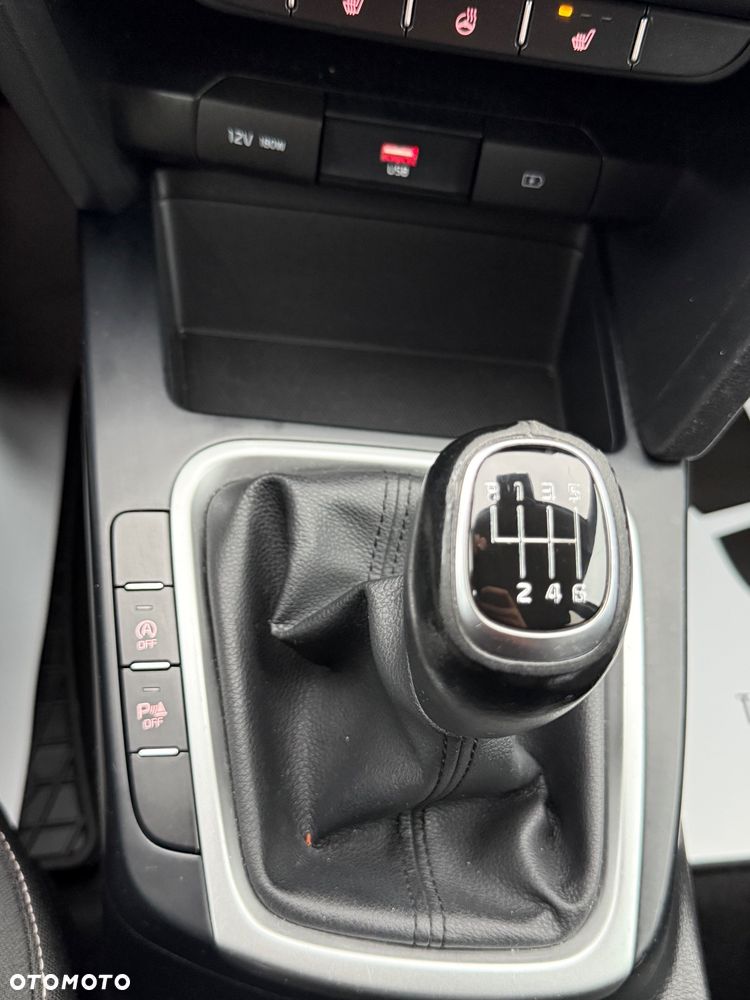 Kia XCeed - 13