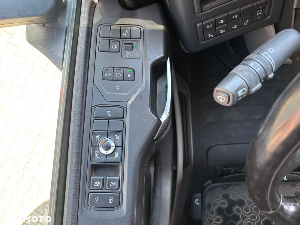 Scania SCANIA R460 4x2 EURO6 CIĄGNIK SIODŁOWY Z HYDRAULIKĄ WYWROTU - 17