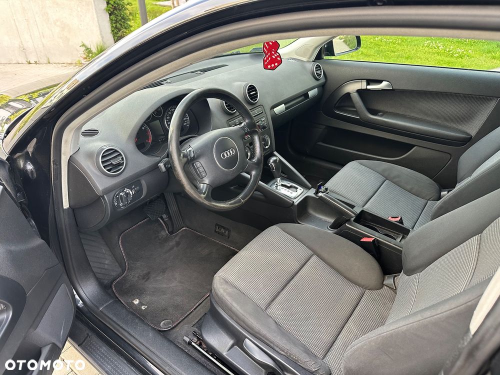 Audi A3 3-drzwiowe 2.0 FSI Attraction Tiptronic - 10