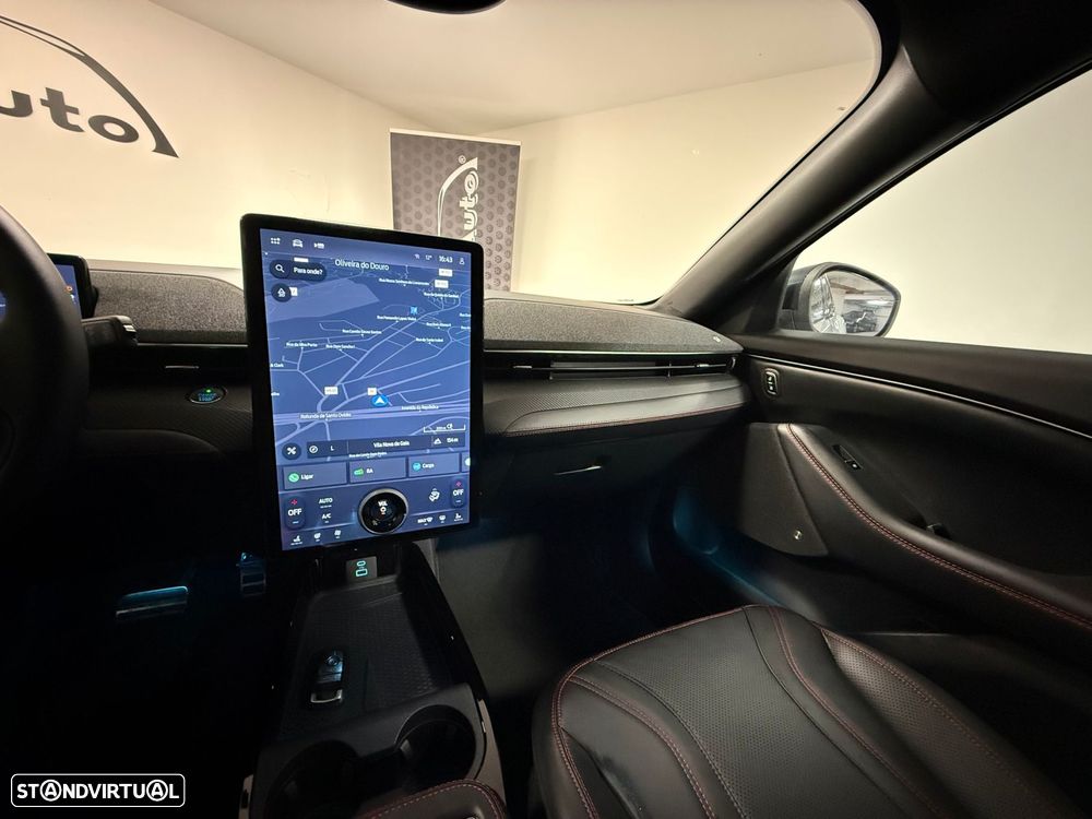 Ford Mustang Mach-E Alargada AWD - 30