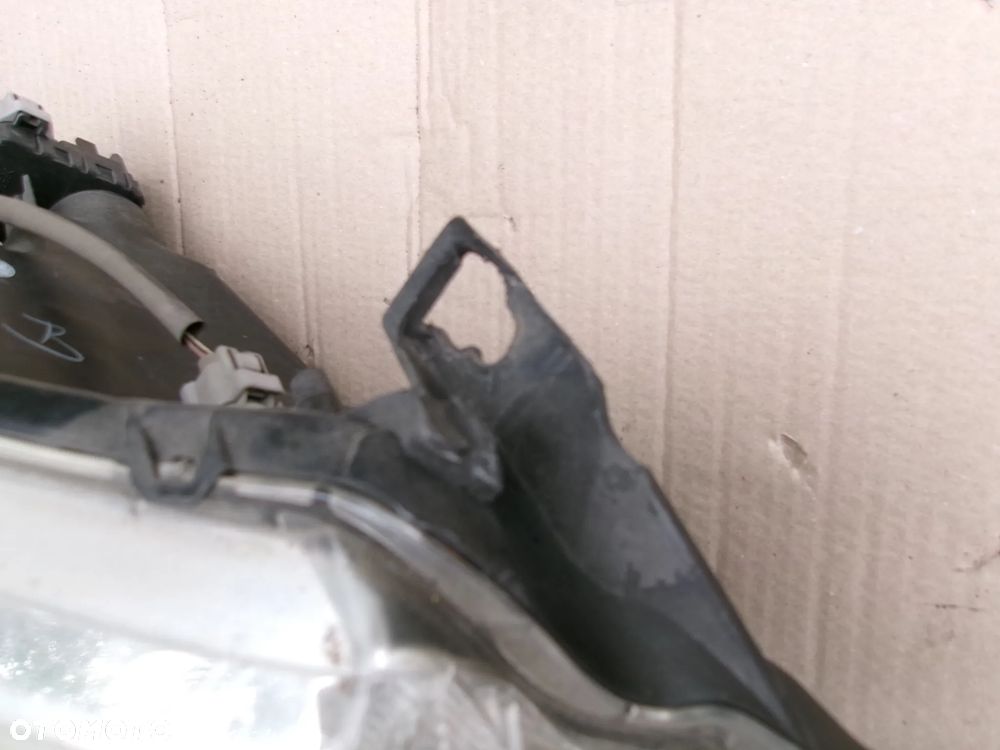 LAMPA PRZÓD PRAWA TOYOTA YARIS III  11-14 - 3