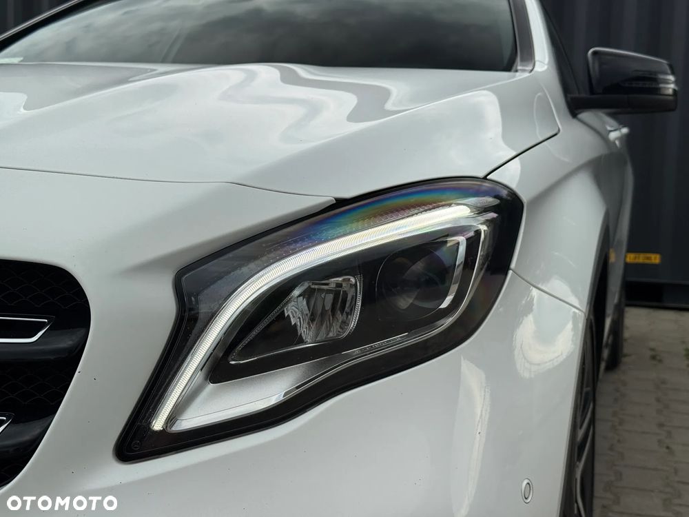 Mercedes-Benz GLA 220 4-Matic AMG Line - 10