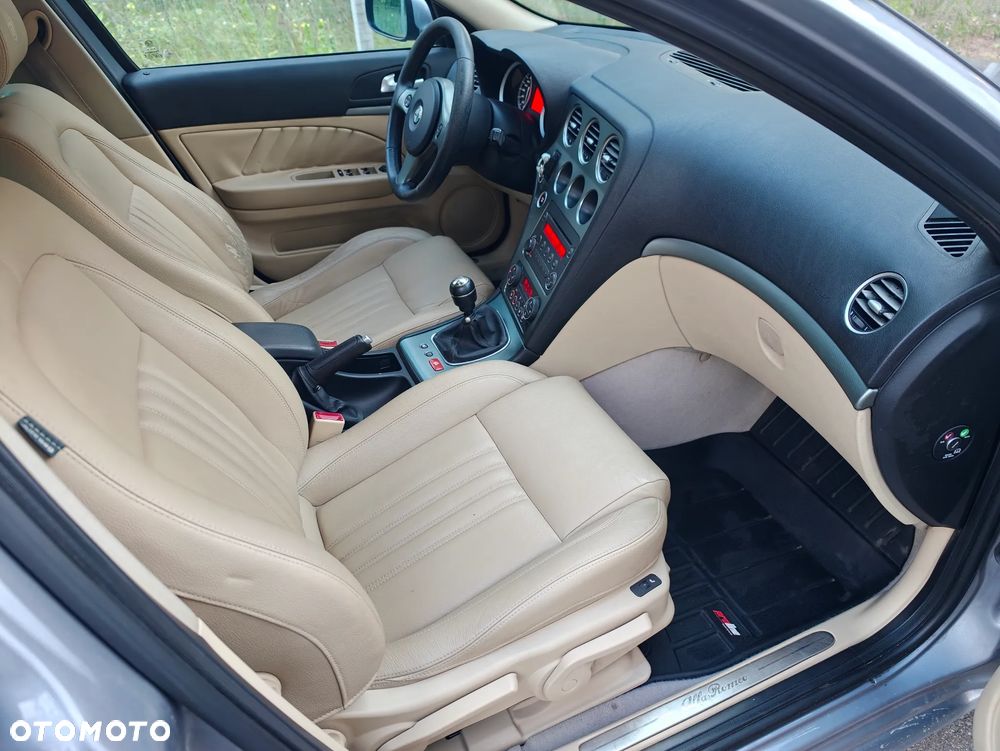 Alfa Romeo 159 3.2JTS 4x2 Distinctive - 7