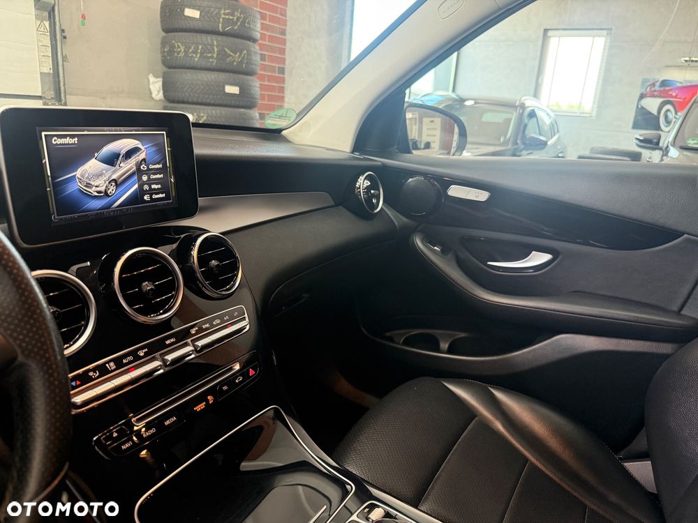 Mercedes-Benz GLC 250 4Matic 9G-TRONIC - 24