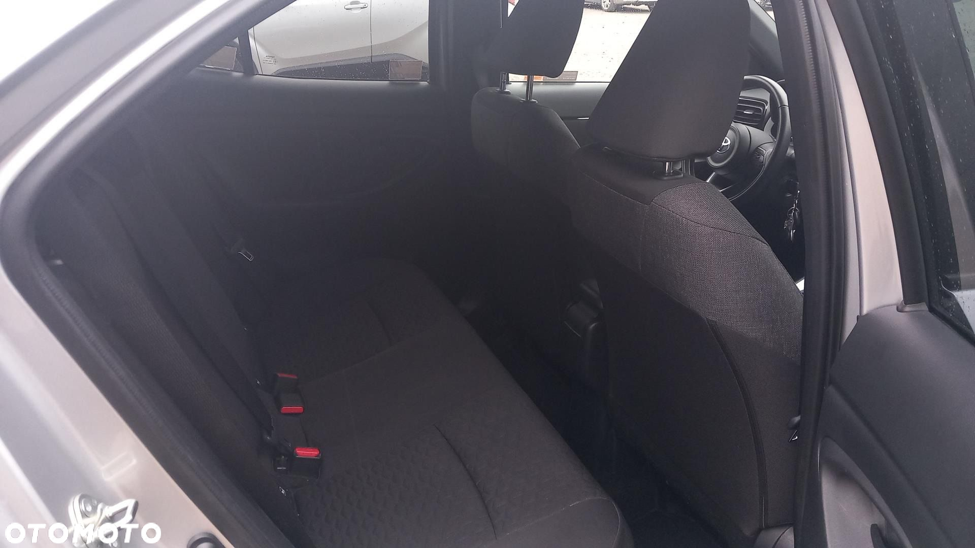 Toyota Yaris Cross - 12