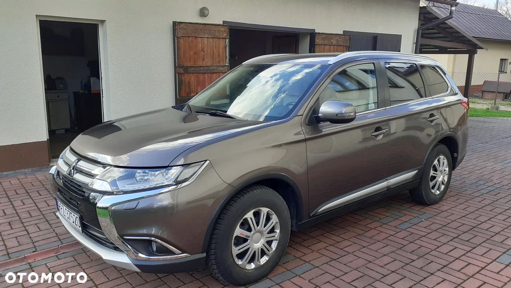 Mitsubishi Outlander 2.0 Instyle Navi 4WD CVT - 9