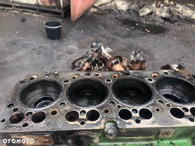 John Deere 6310 - Silnik [Słupek] - 1