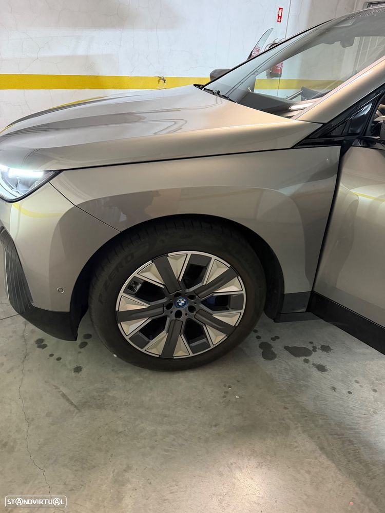 BMW iX xDrive 40 Pack Desportivo - 19