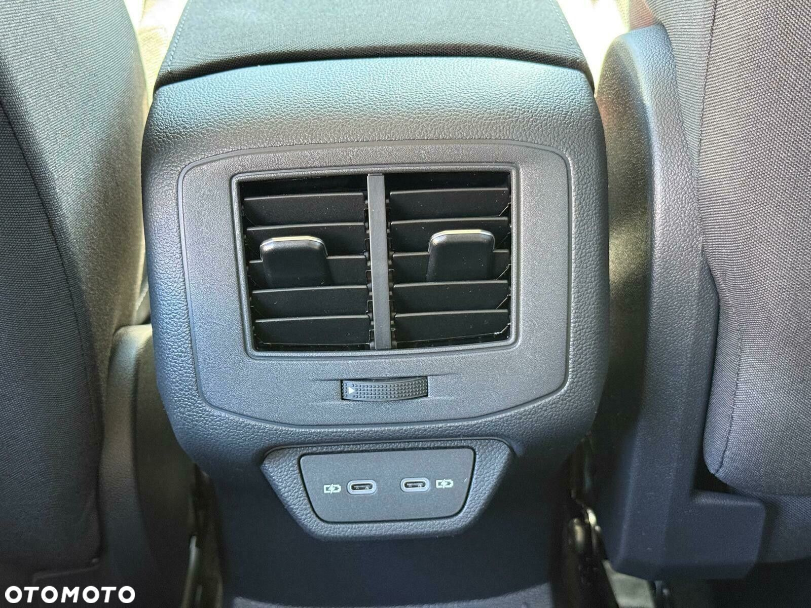 Volkswagen T-Roc 1.5 TSI Life Plus DSG - 29