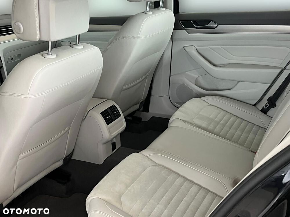 Volkswagen Passat 2.0 TDI Elegance DSG - 29