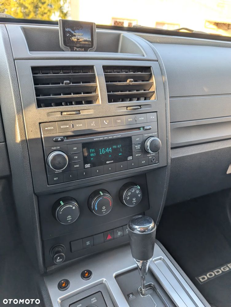 Dodge Nitro - 14