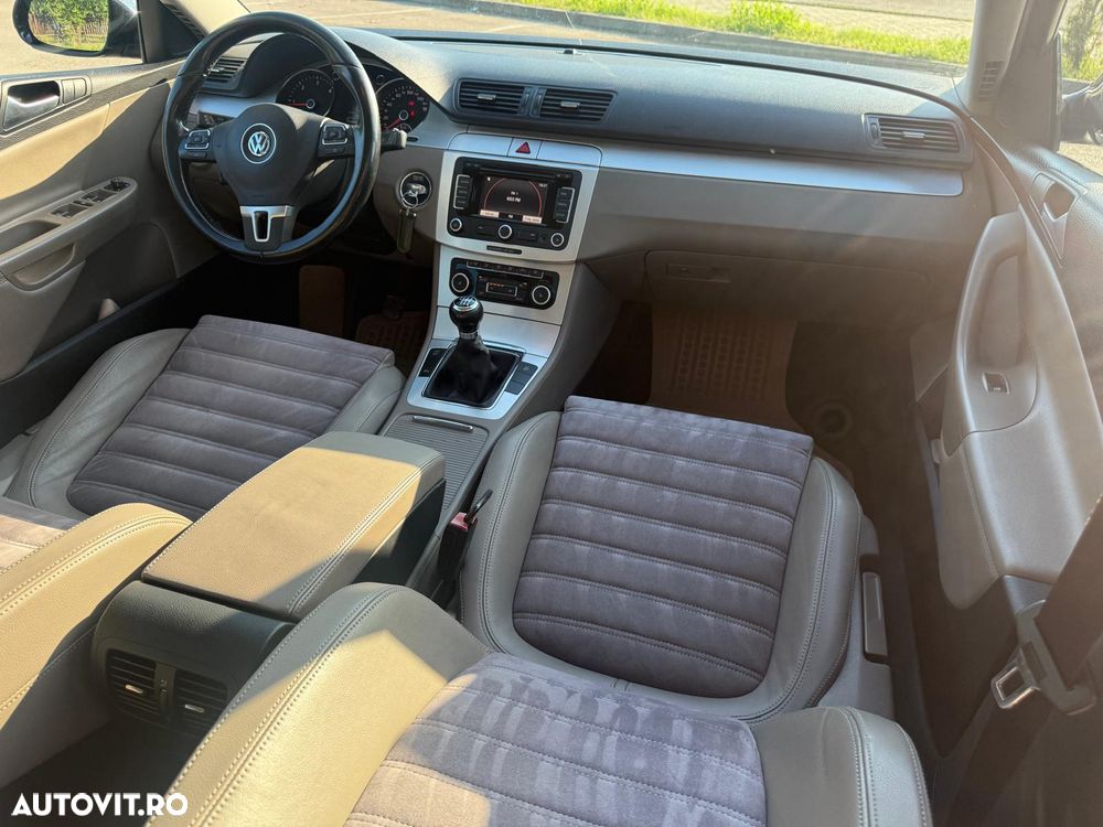 Volkswagen Passat 2.0 TDI Comfortline - 23