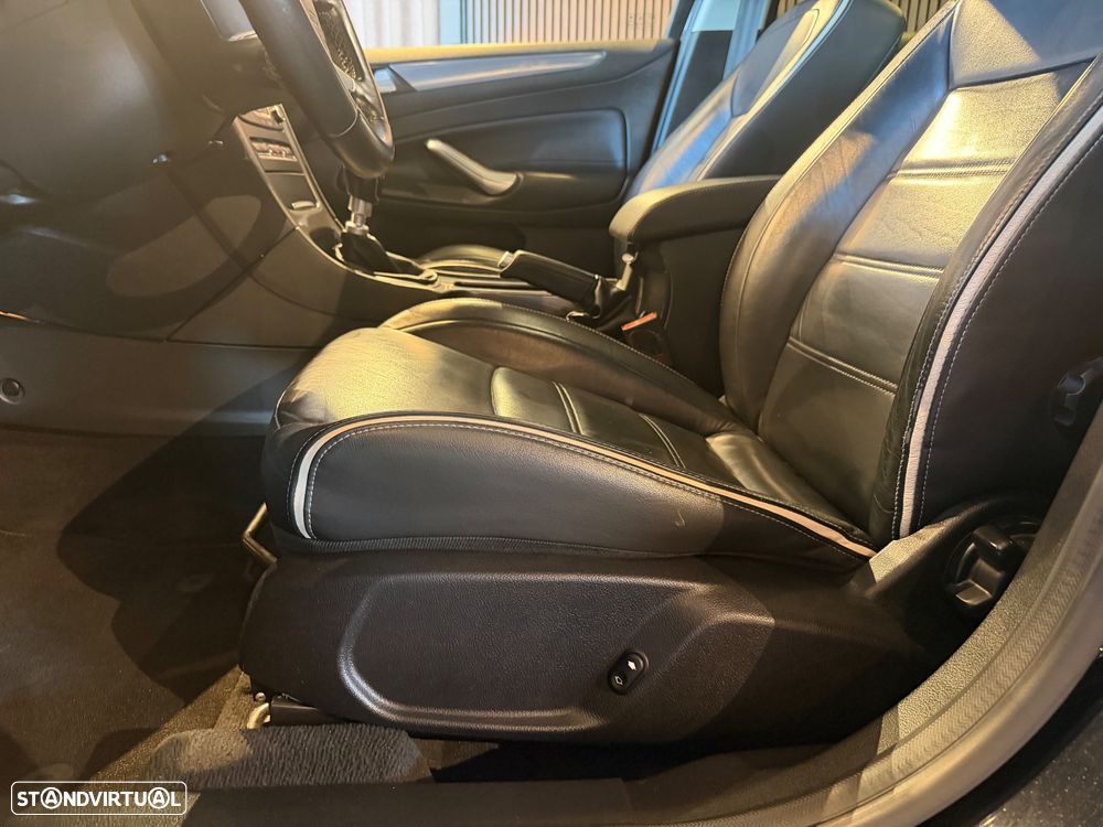 Ford Mondeo SW 1.6 TDCi Titanium ECOnetic - 19