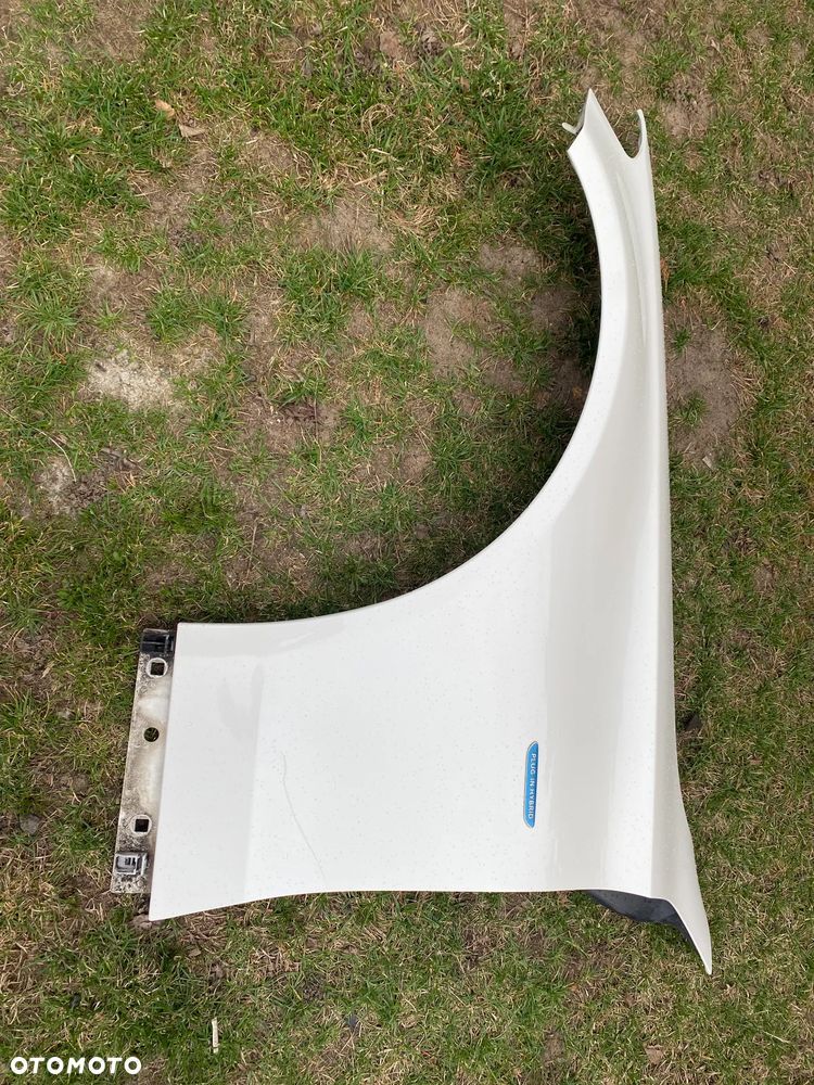 MERCEDES 205 blotnik lewy kolor 799 - 2