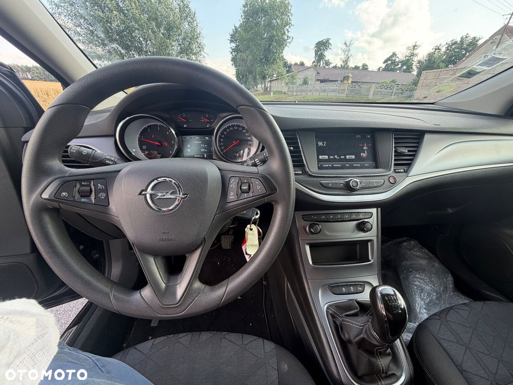 Opel Astra 1.6 D Start/Stop 120 Jahre - 9