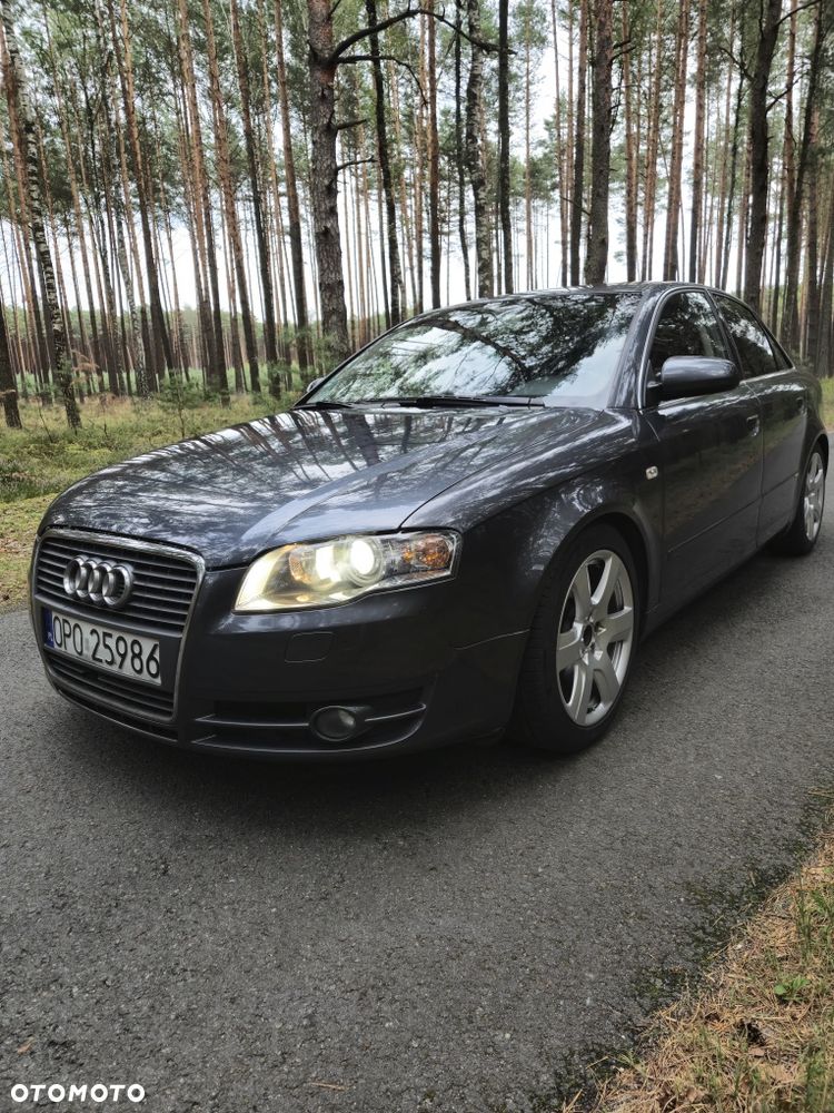 Audi A4 Limousine - 1
