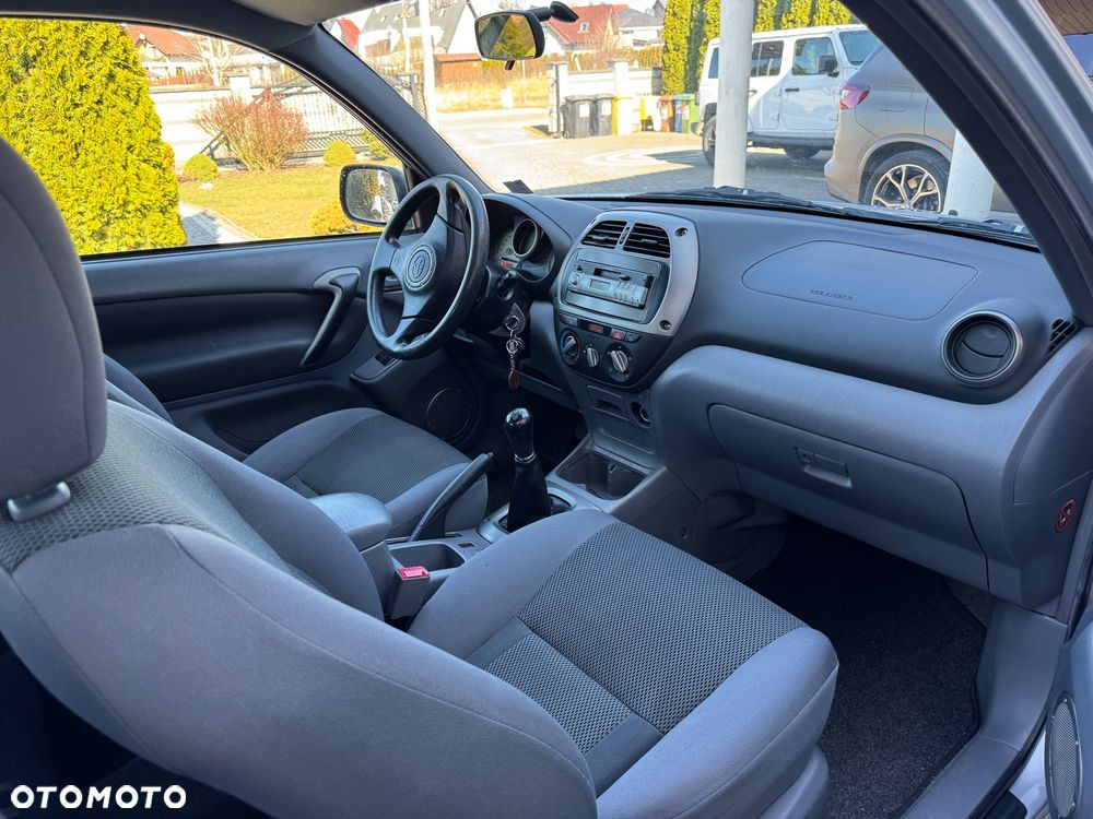 Toyota RAV4 - 12