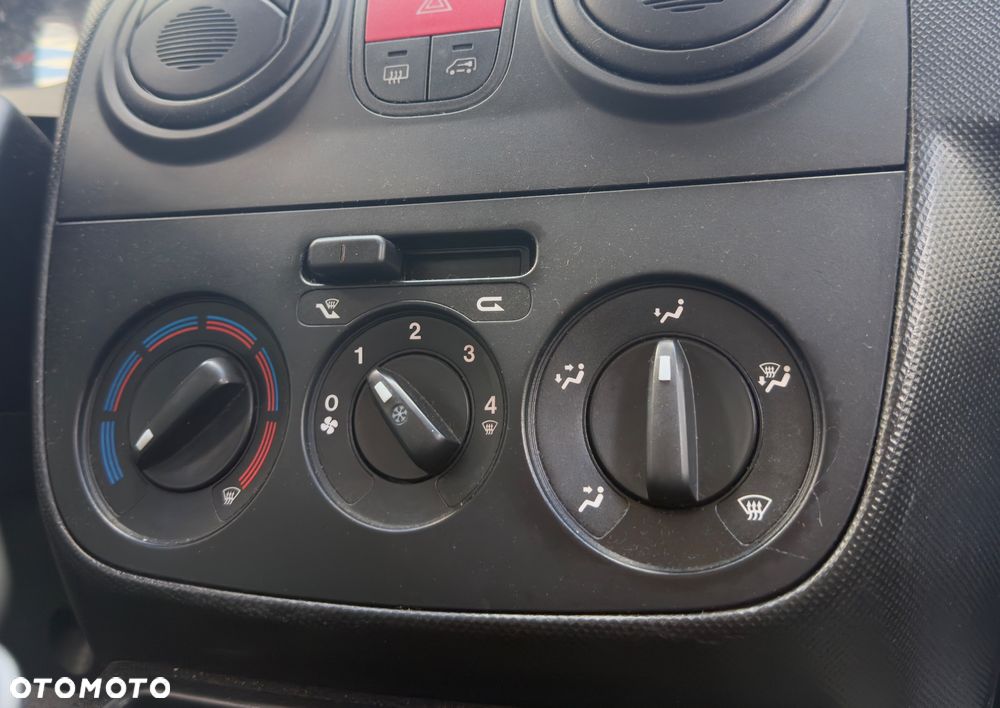 Fiat Fiorino 1.4 Easy - 11