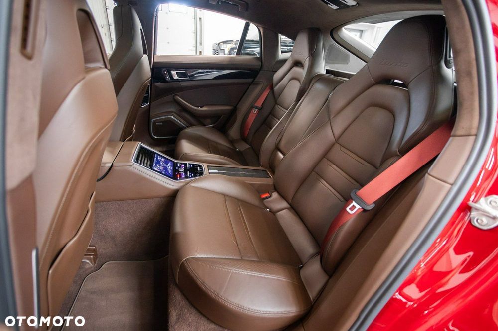 Porsche Panamera Turbo - 37