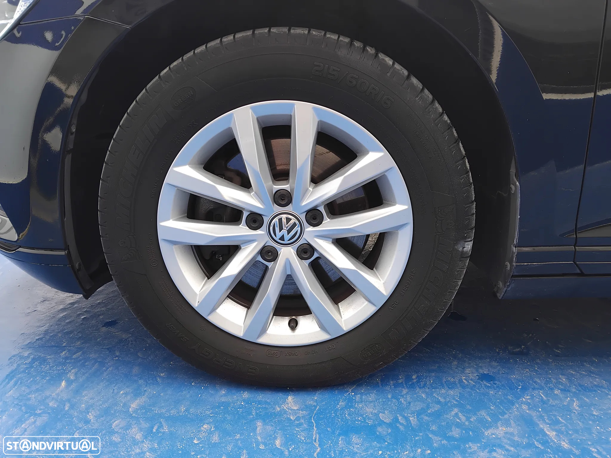 VW Passat 1.6 TDI BlueMotion - 21