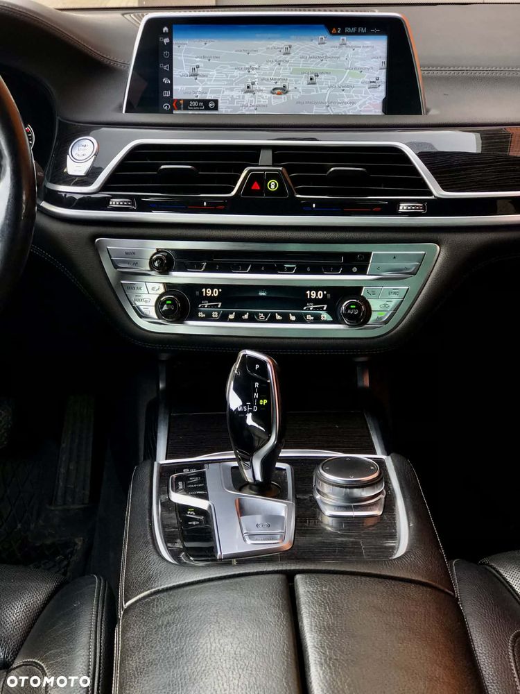 BMW Seria 7 740d xDrive - 13