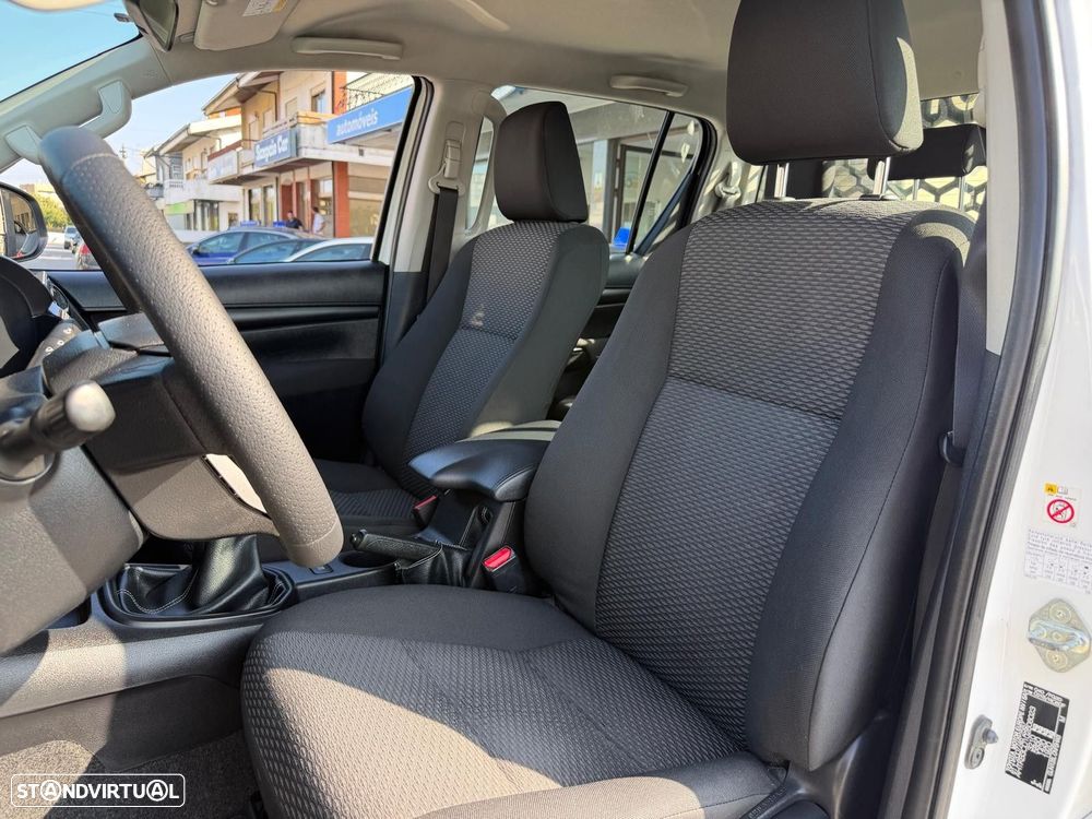 Toyota Hilux 2.4 D-4D 4WD CD CH - 10