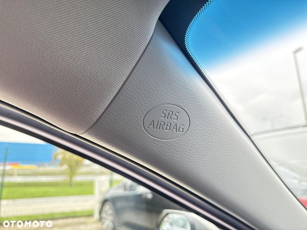 Toyota Camry 2.5 Hybrid Comfort CVT - 24