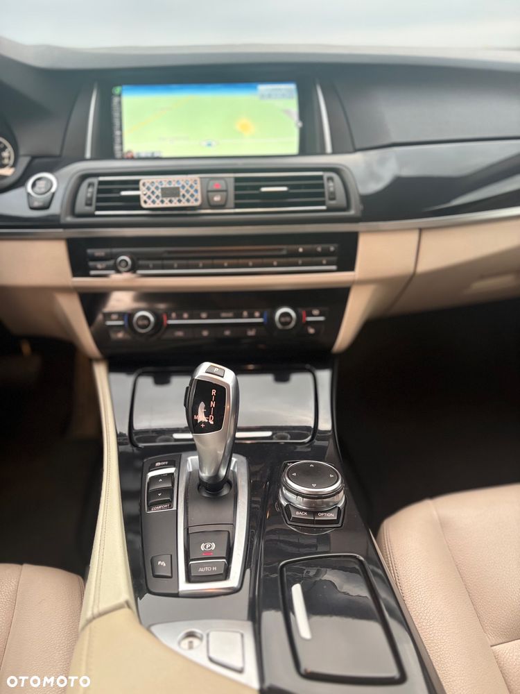 BMW Seria 5 520d - 22