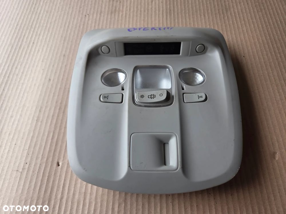 Oświetlenie kabiny lampka Peugeot Expert III Citroen Jumpy III - 1