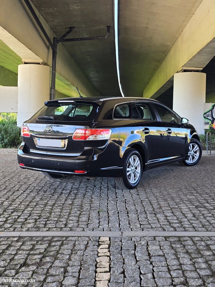 Toyota Avensis SW 2.0 D-4D - 4