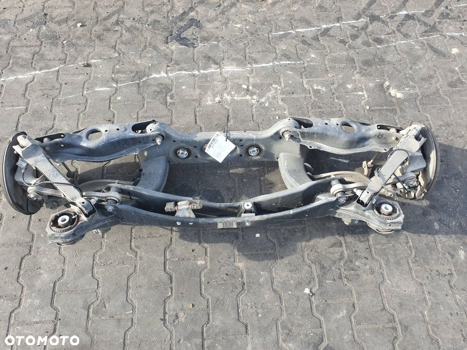 BELKA / SANKI TYŁ MERCEDES C W205 4MATIC 34314112 - 1