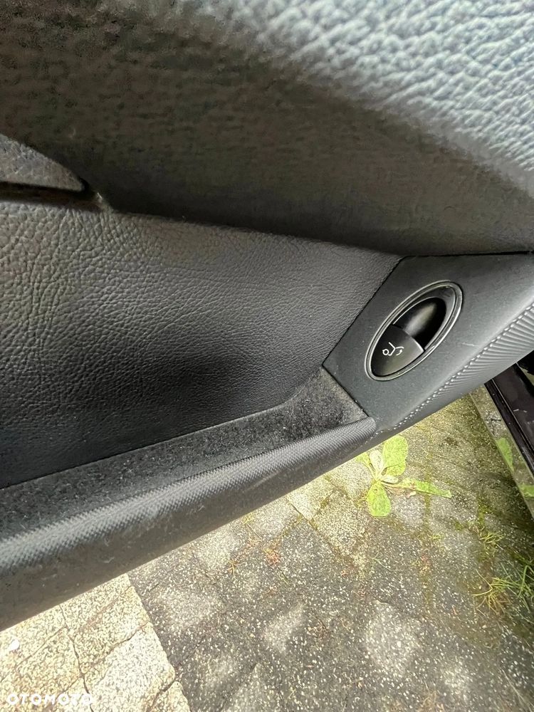 Mercedes-Benz Klasa E - 23