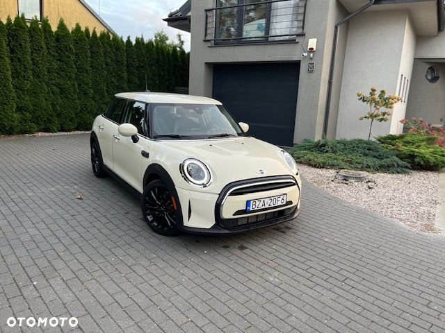 MINI Cooper Essential Trim - 2