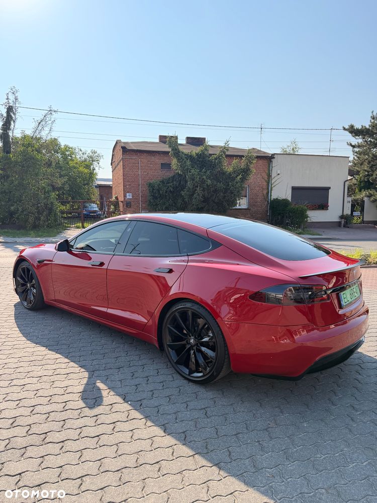 Tesla Model S - 5