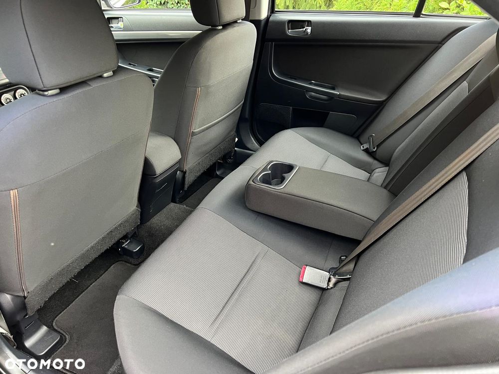 Mitsubishi Lancer 1.8 Inform - 24
