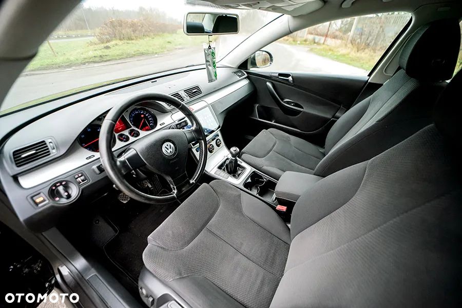 Volkswagen Passat - 5
