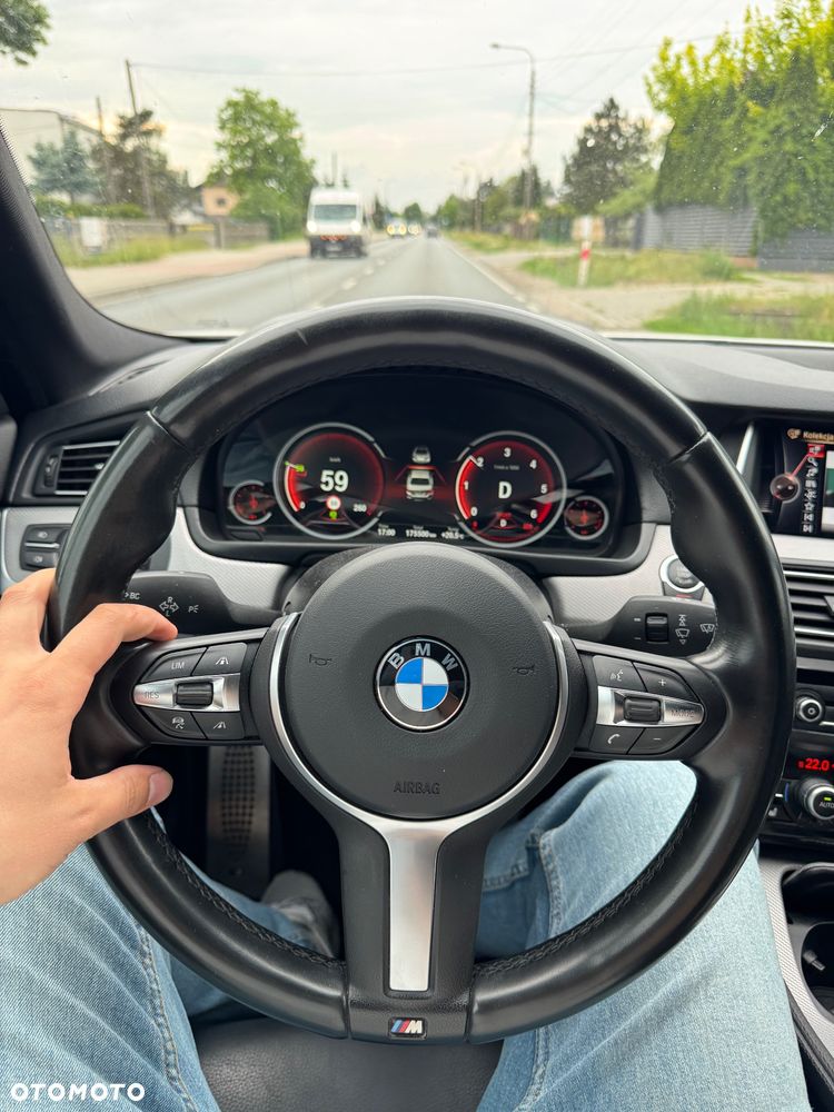 BMW Seria 5 530d xDrive - 23