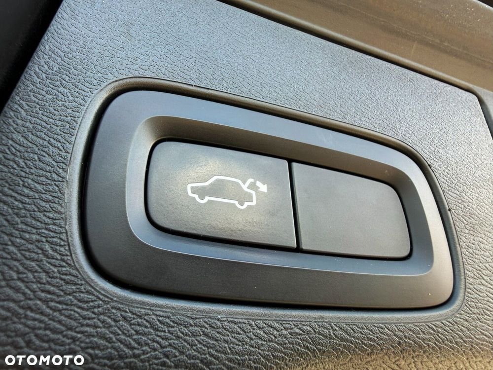 Volvo XC 60 T4 Momentum Pro - 11