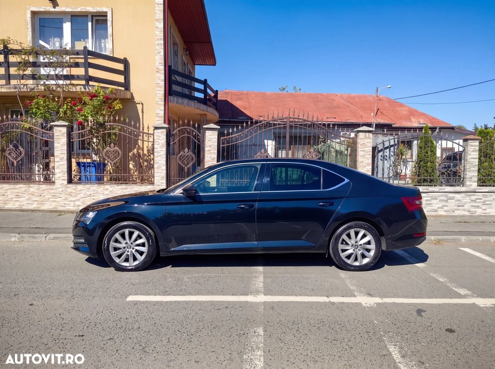 Skoda Superb 2.0 TDI DSG Ambition - 9