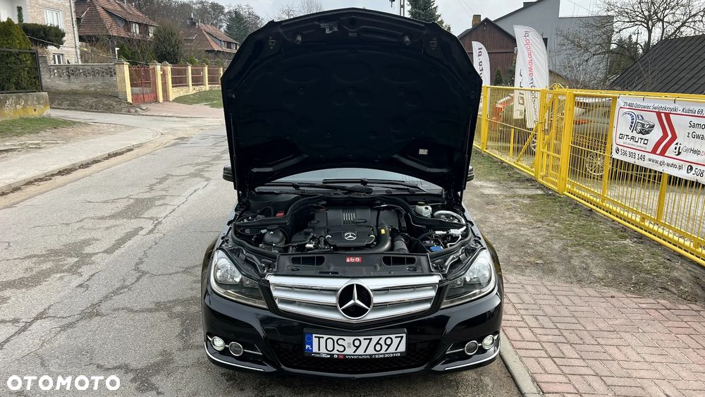Mercedes-Benz Klasa C 180 BlueEFFICIENCY 7G-TRONIC Avantgarde - 32