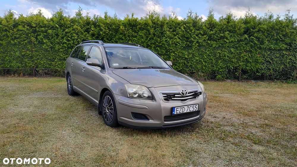 Toyota Avensis 1.6 VVT-i Luna - 1