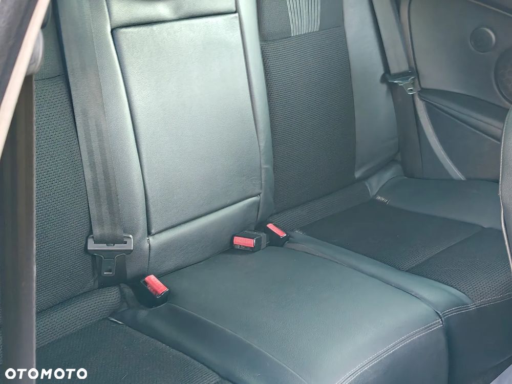 Renault Megane 1.9 dCi FAP Dynamique - 8