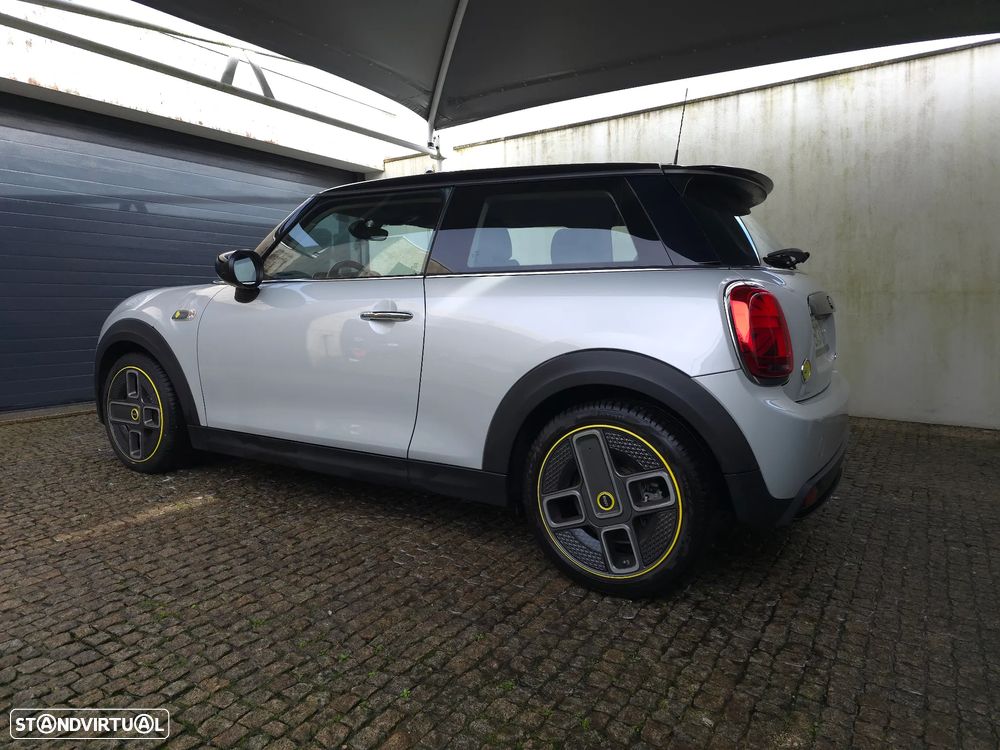 MINI 3 Portas Cooper SE Essential - 4
