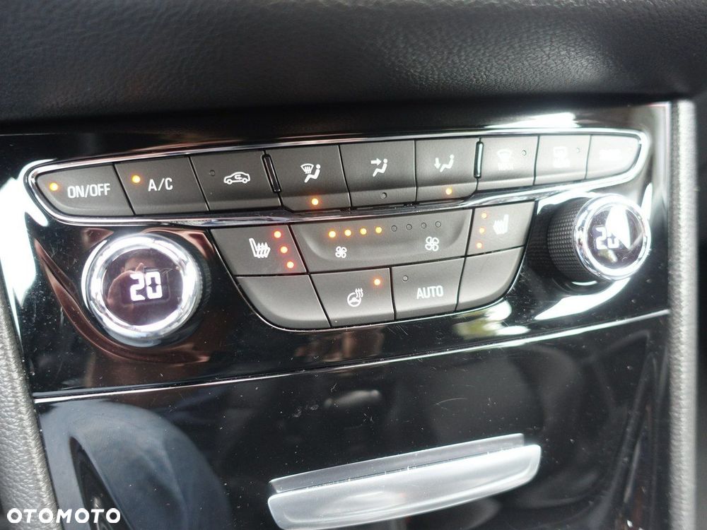 Opel Astra 1.6 BiTurbo D (CDTI) Start/Stop Innovation - 21